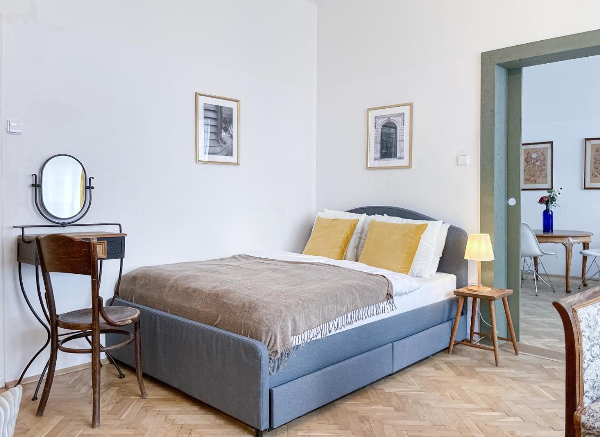 Turnkey I Vintage Terrace Apartment Prague Exterior photo